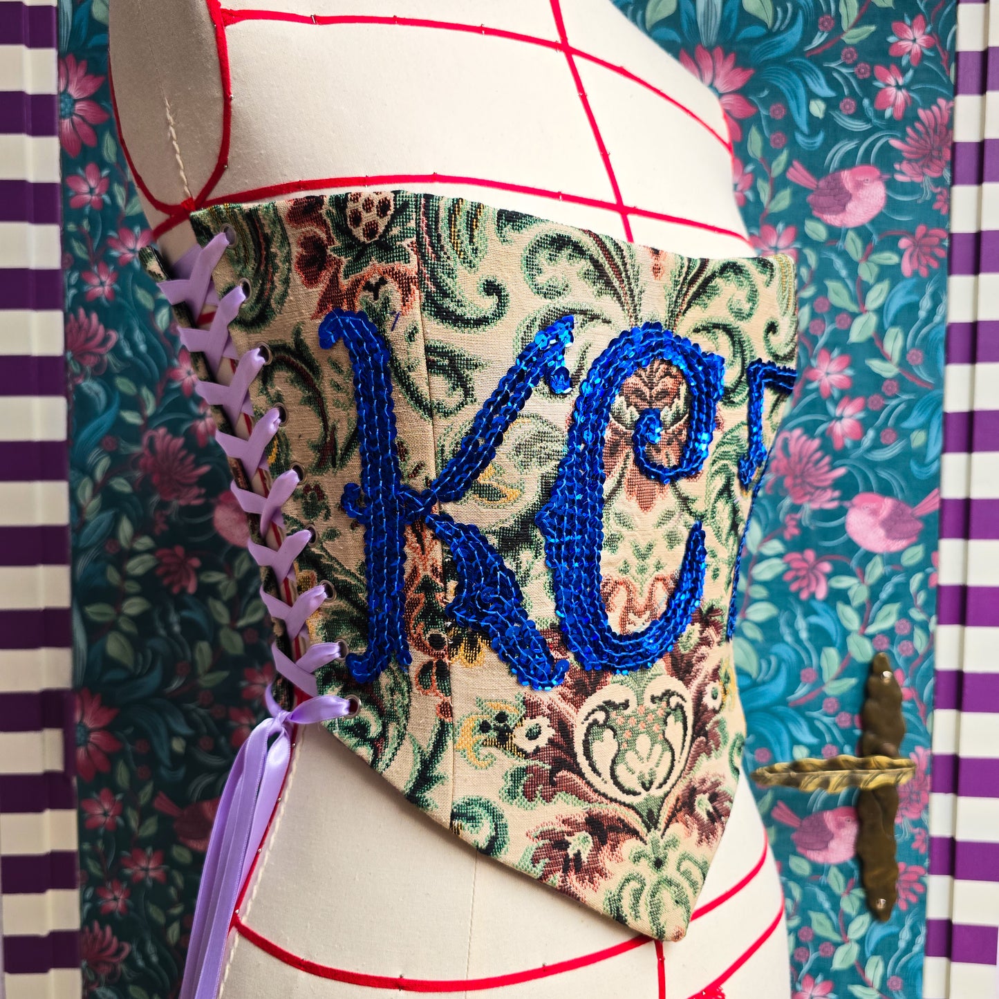 corset brodé conte de fée