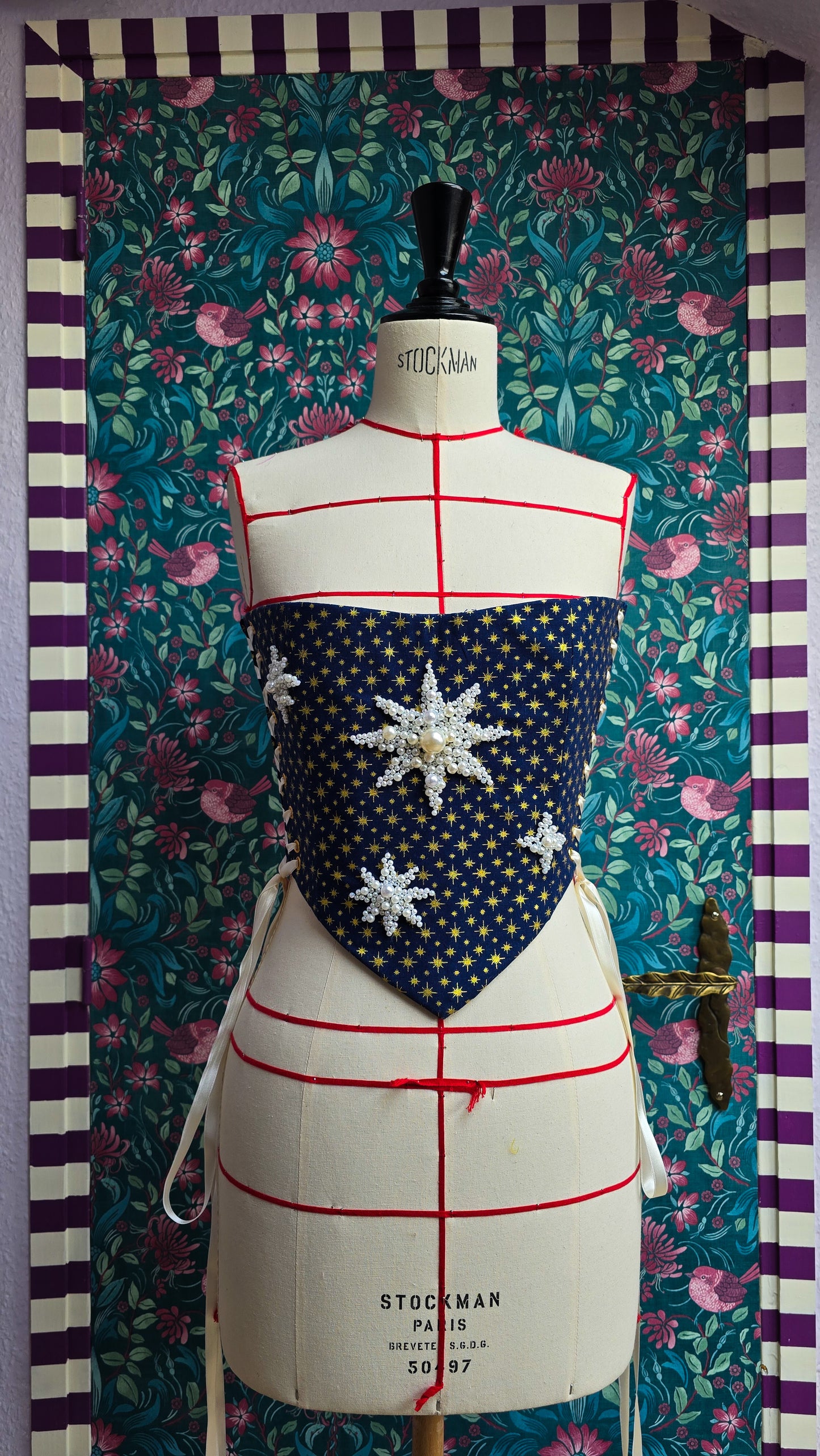 CORSET Des étoiles pour la Reine...